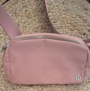 Lululemon pink everyday bag